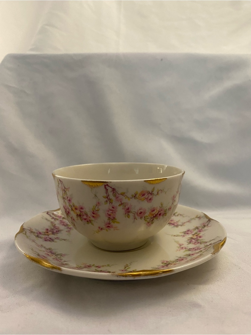 Theodore Haviland Varenne Porcelain Cup & Saucer Set Floral Gold Trim America..